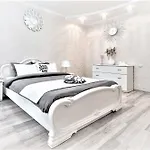 возле аркадии и парка победы Appartamento *