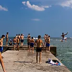 возле аркадии и парка победы Appartamento Odessa