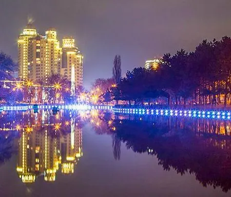 возле аркадии и парка победы