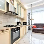 возле аркадии и парка победы Apartament *